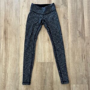 Lululemon Black and White Athletic Top